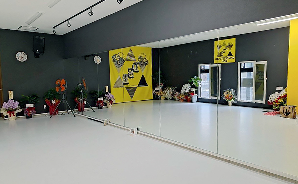 ダンススタジオバン室内
